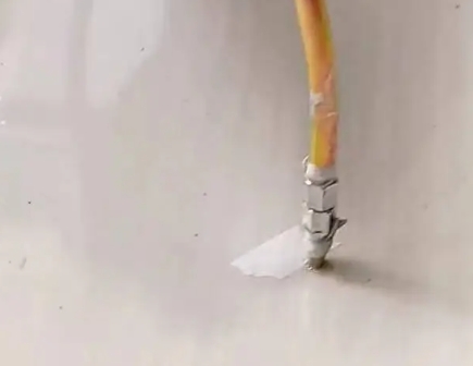 金牛瓷砖空鼓维修公司专业解答在瓷砖铺贴过程中，如果使用的砂料过粗（如全部使用了粗砂），可能会导致以下问题